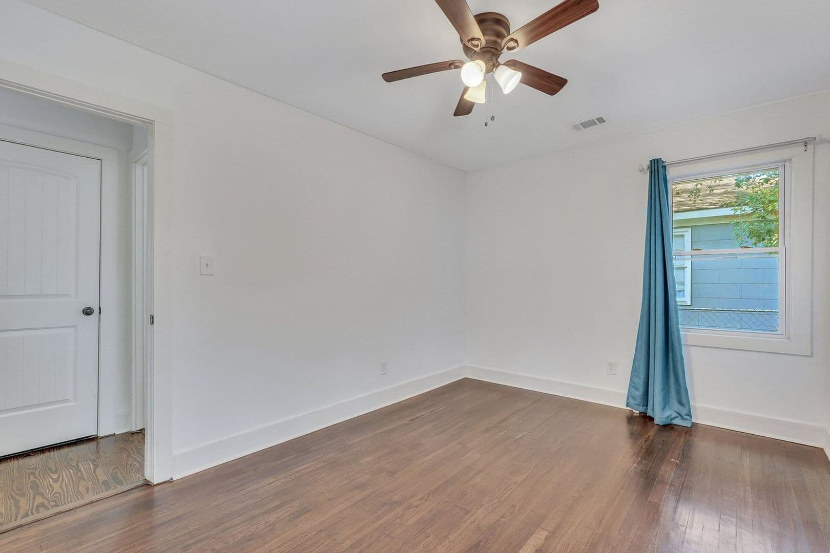 Savannah House: 1620 E 34th Street
