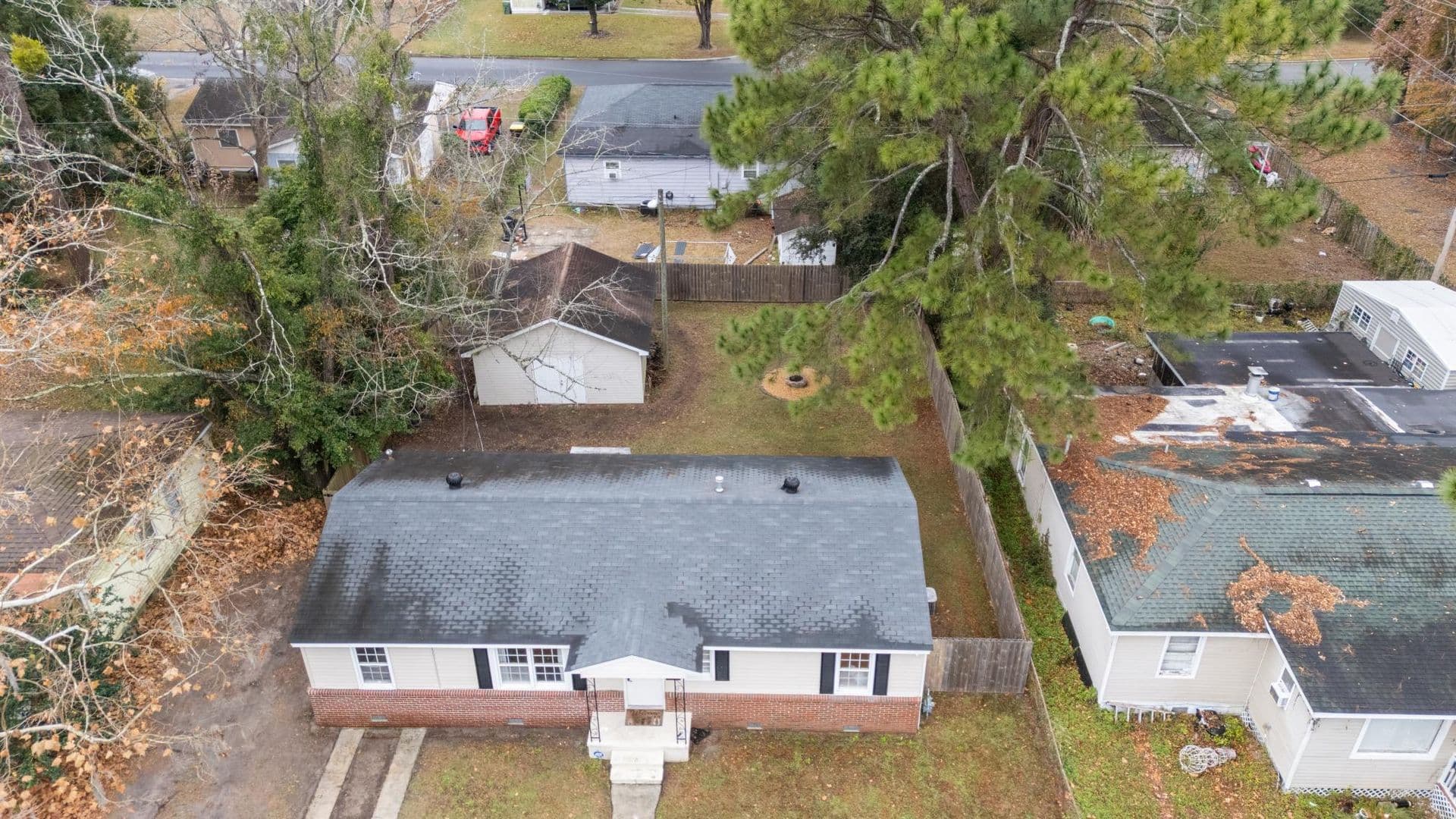 Savannah House: 325 Manor Drive