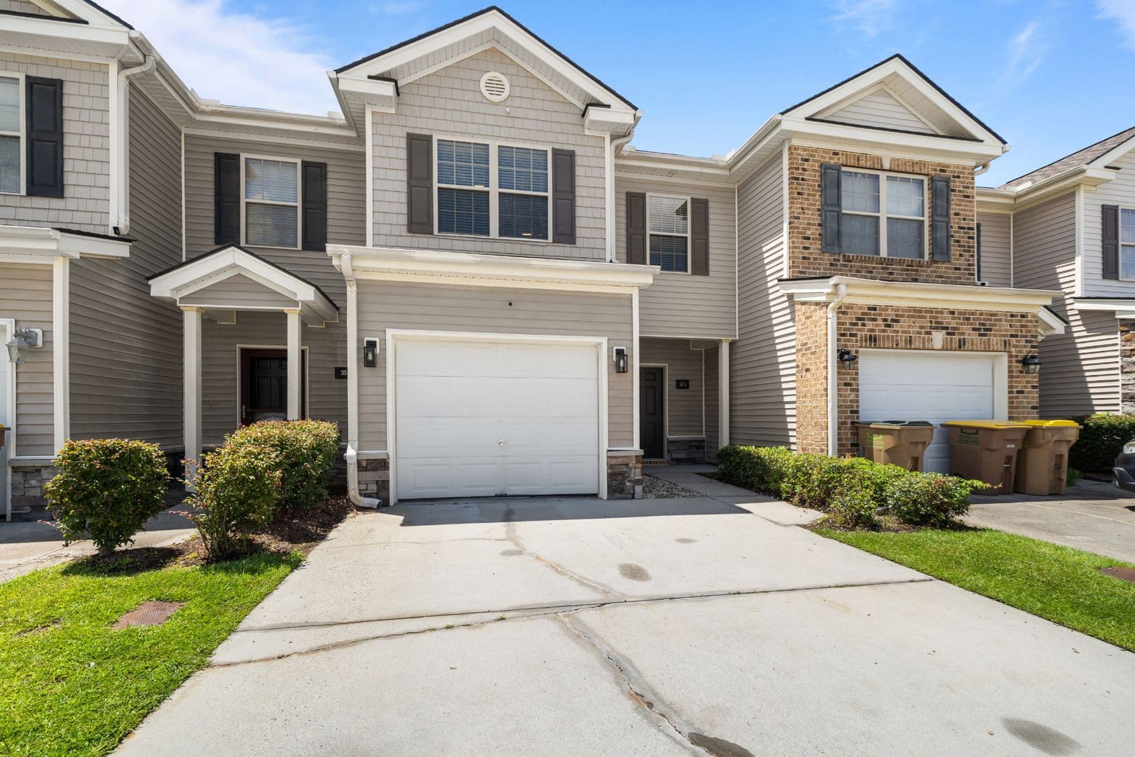 Richmond Hill Townhome: 45 Canyon Oak Loop