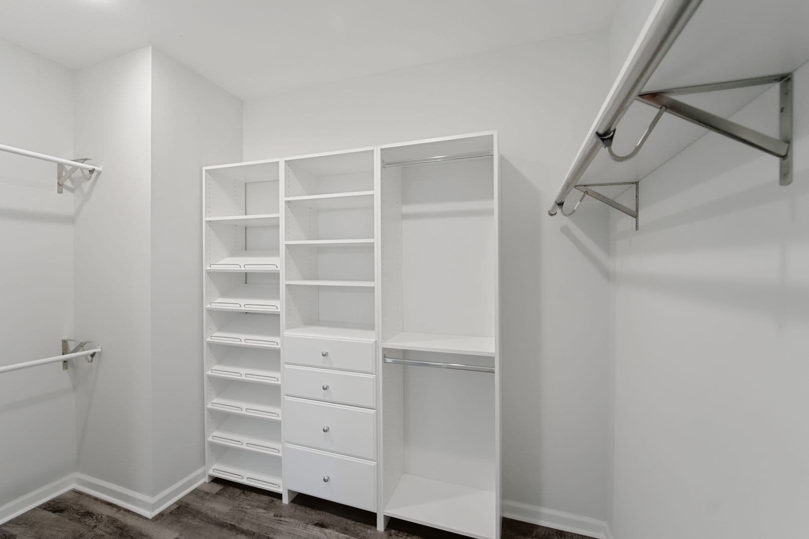 Richmond Hill House: 29 Lawley Ct