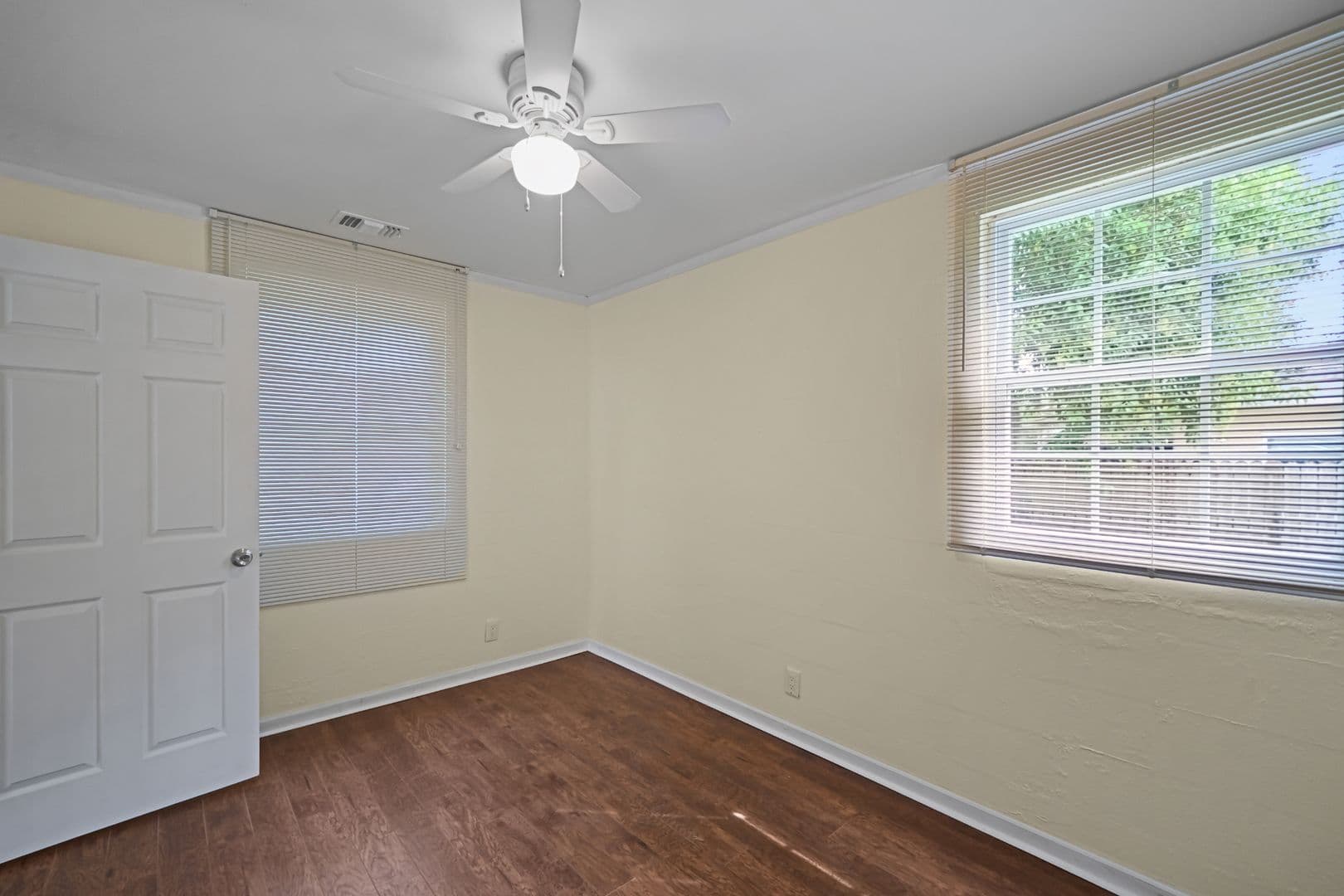 Savannah House: 1224 East Henry Street
