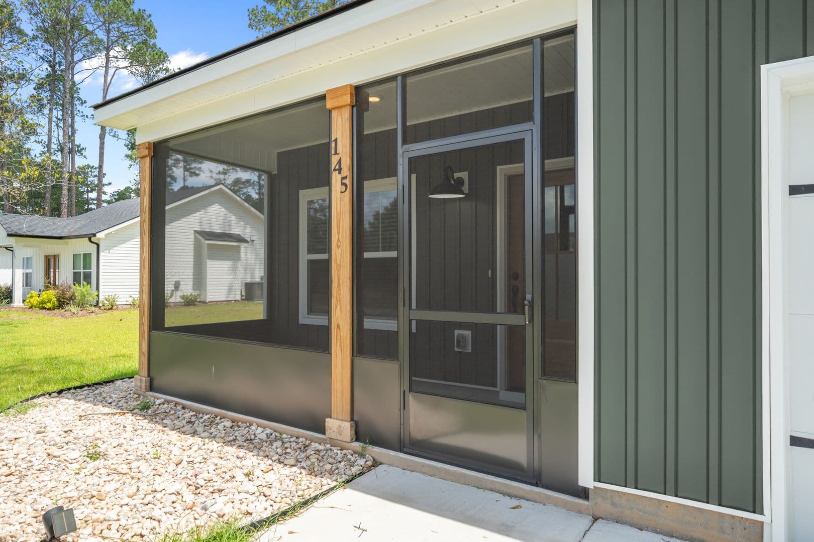 Pembroke House: 145 Waters Circle