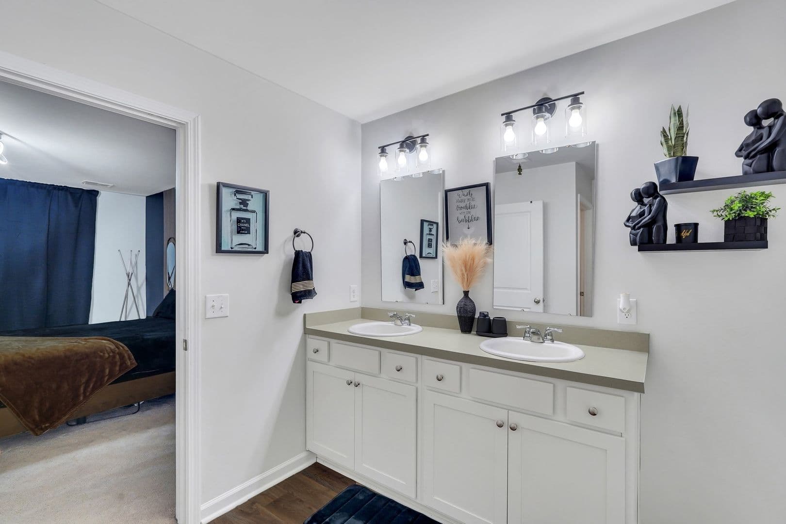 Guyton House: 123 Tobago Circle