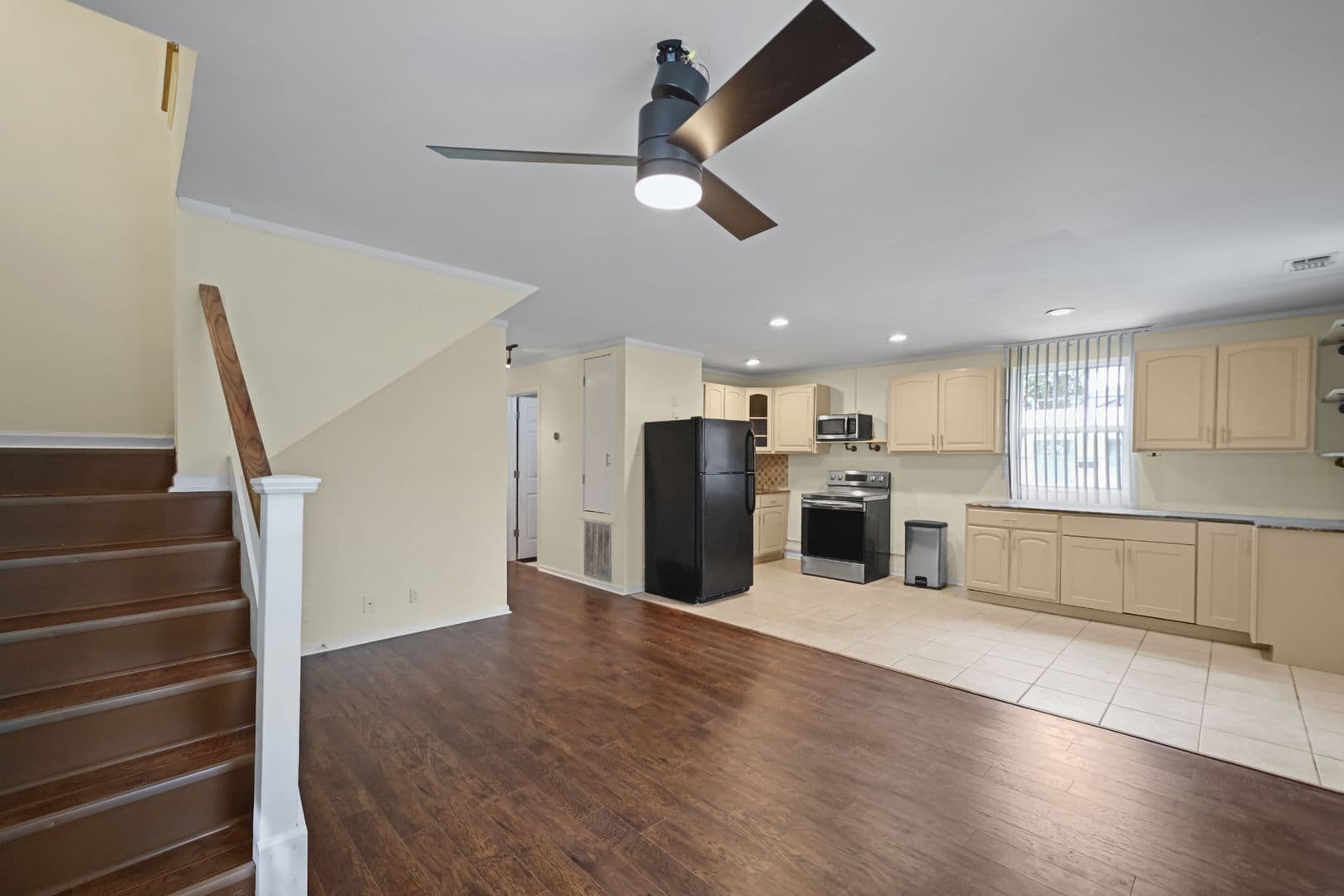 Savannah House: 1224 East Henry Street
