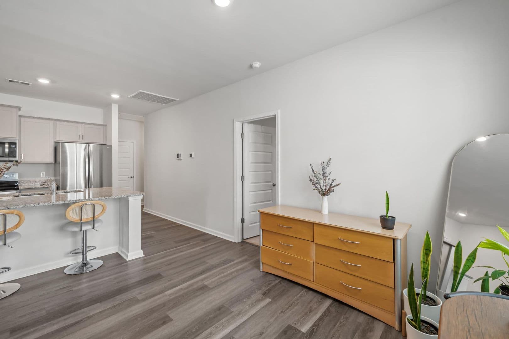 Pooler House: 182 Holloway Hill