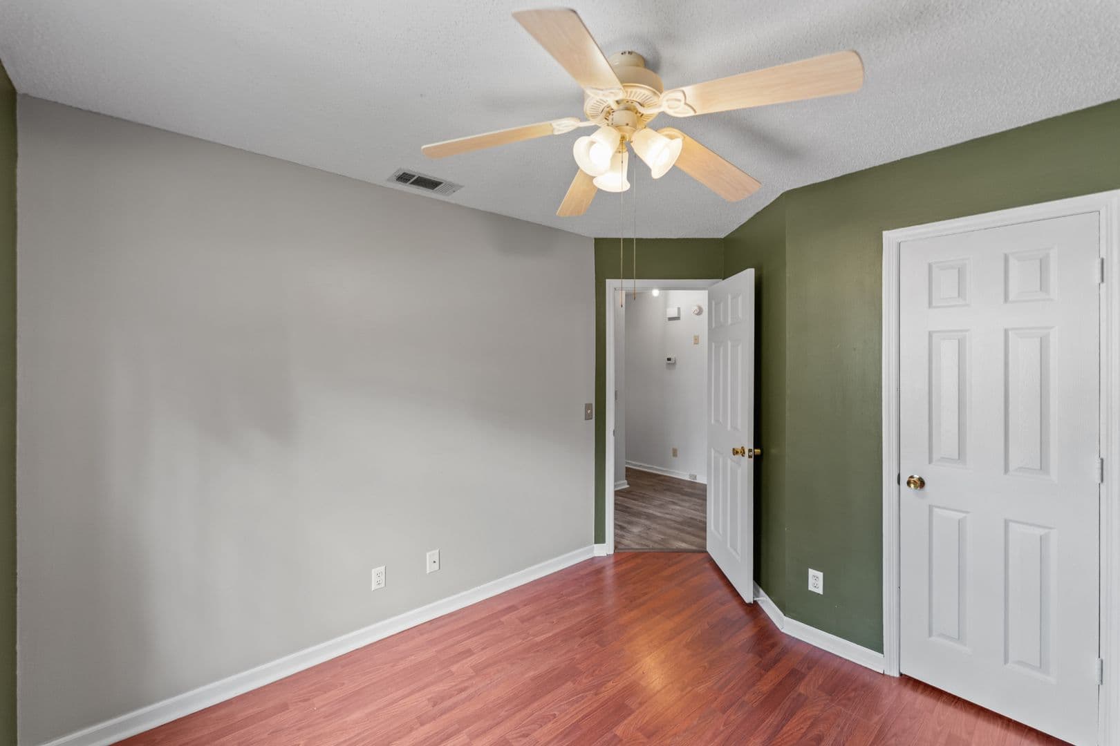 Savannah House: 143 Sugar Mill Circle