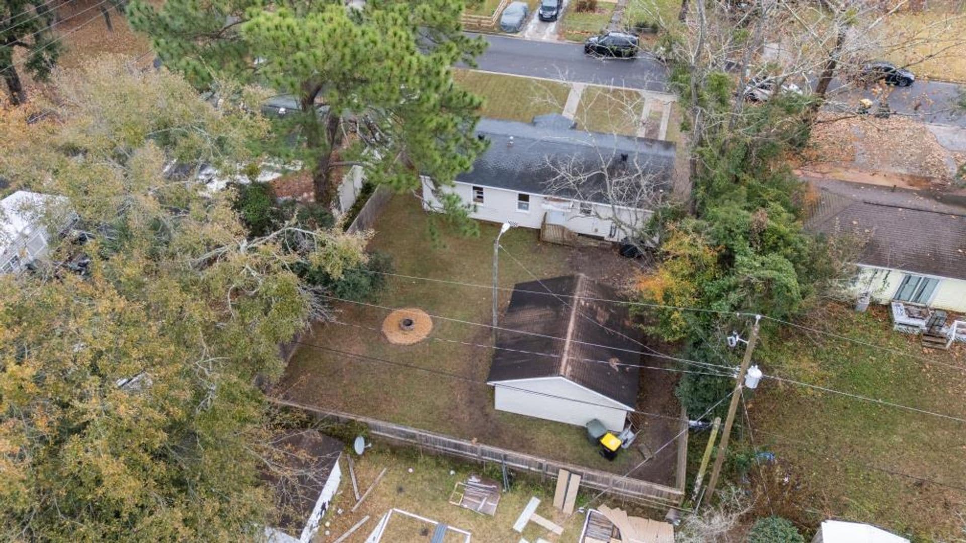 Savannah House: 325 Manor Drive