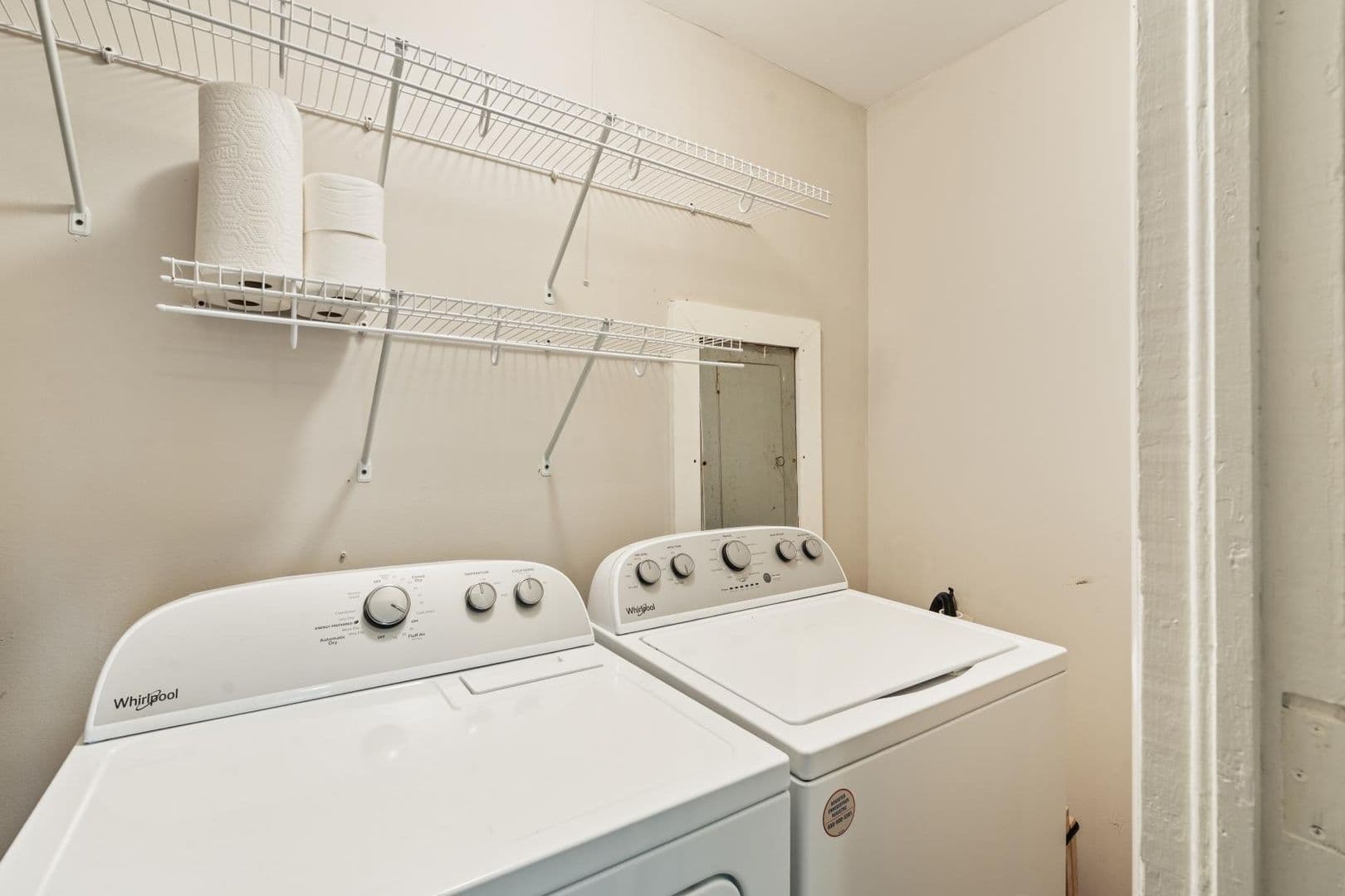Savannah House: 325 Manor Drive