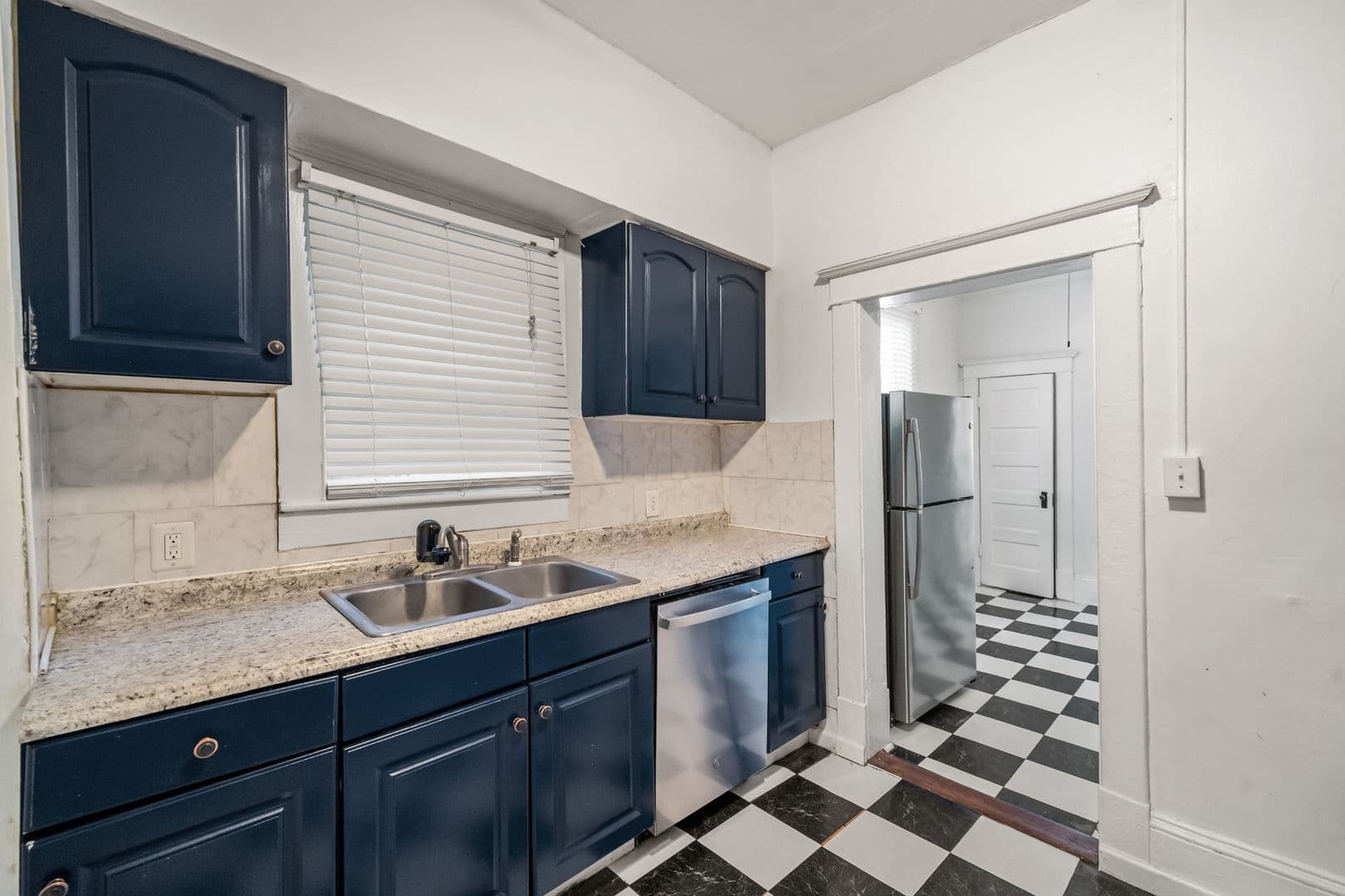 Savannah House: 637 East 39th Street