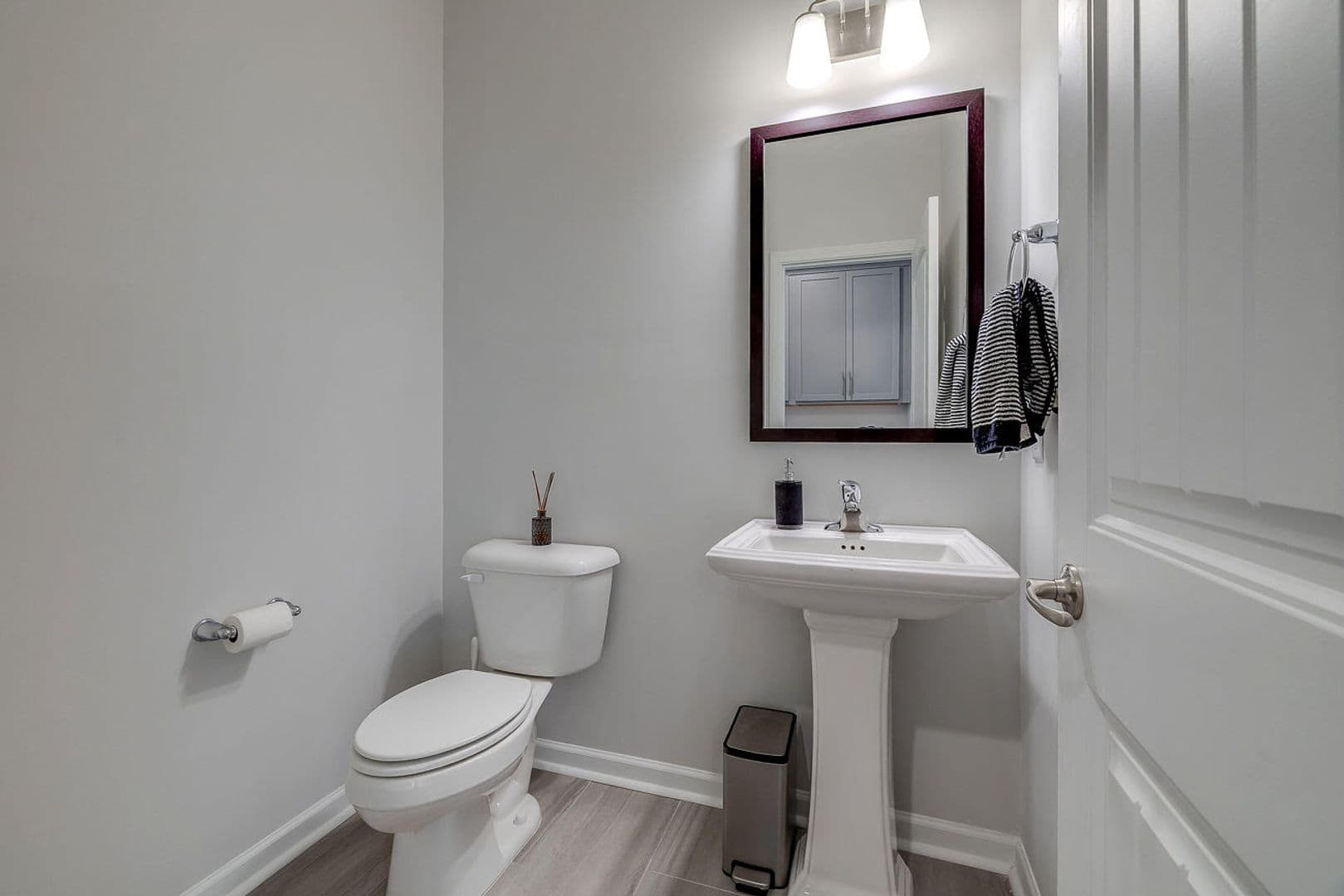Savannah House: 42 Brookhaven Drive