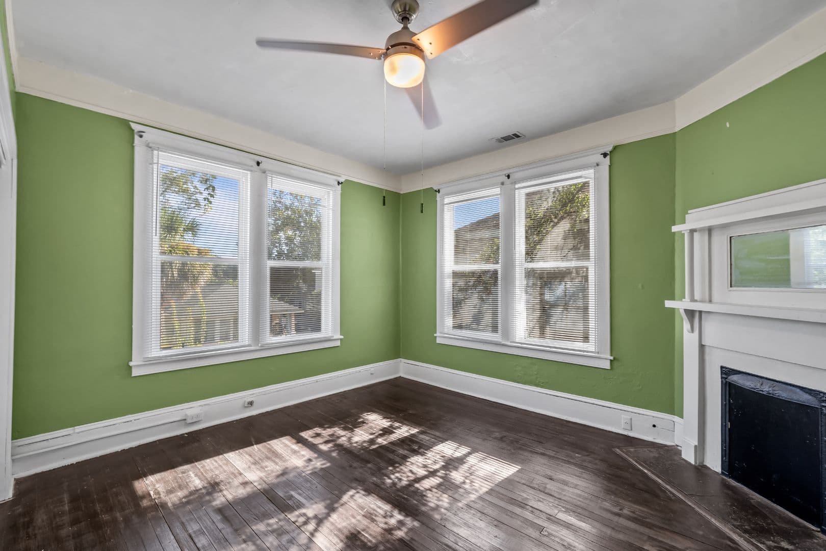 Savannah House: 637 East 39th Street