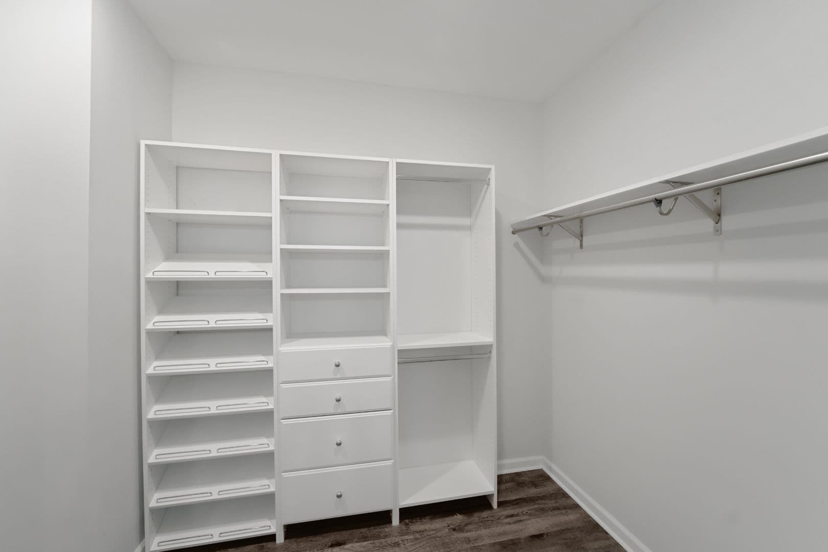 Richmond Hill House: 29 Lawley Ct