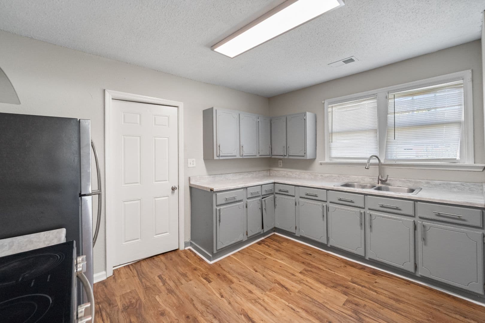 Savannah House: 132 Jenks Street