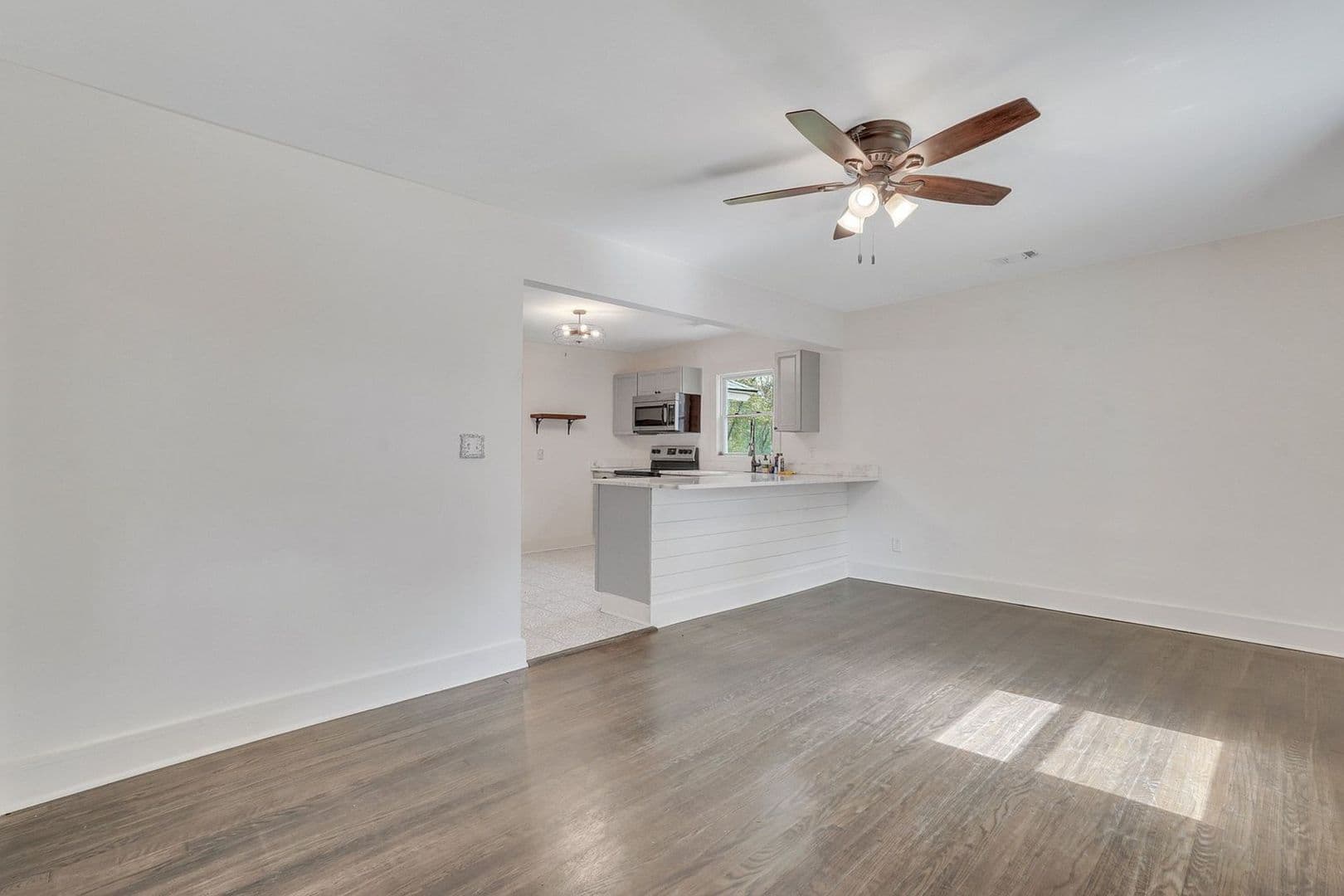 Savannah House: 1620 E 34th Street