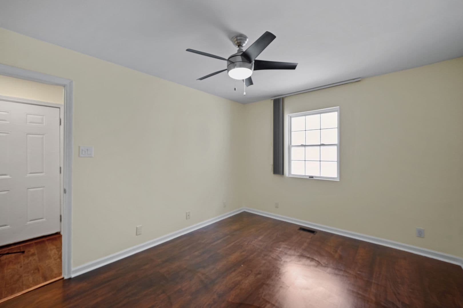 Savannah House: 1224 East Henry Street