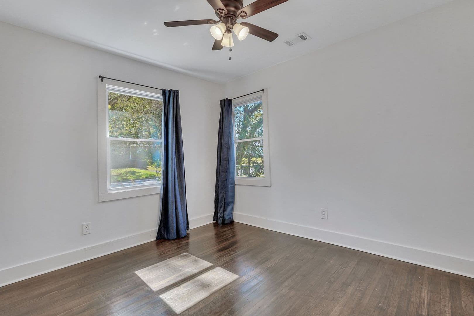Savannah House: 1620 E 34th Street