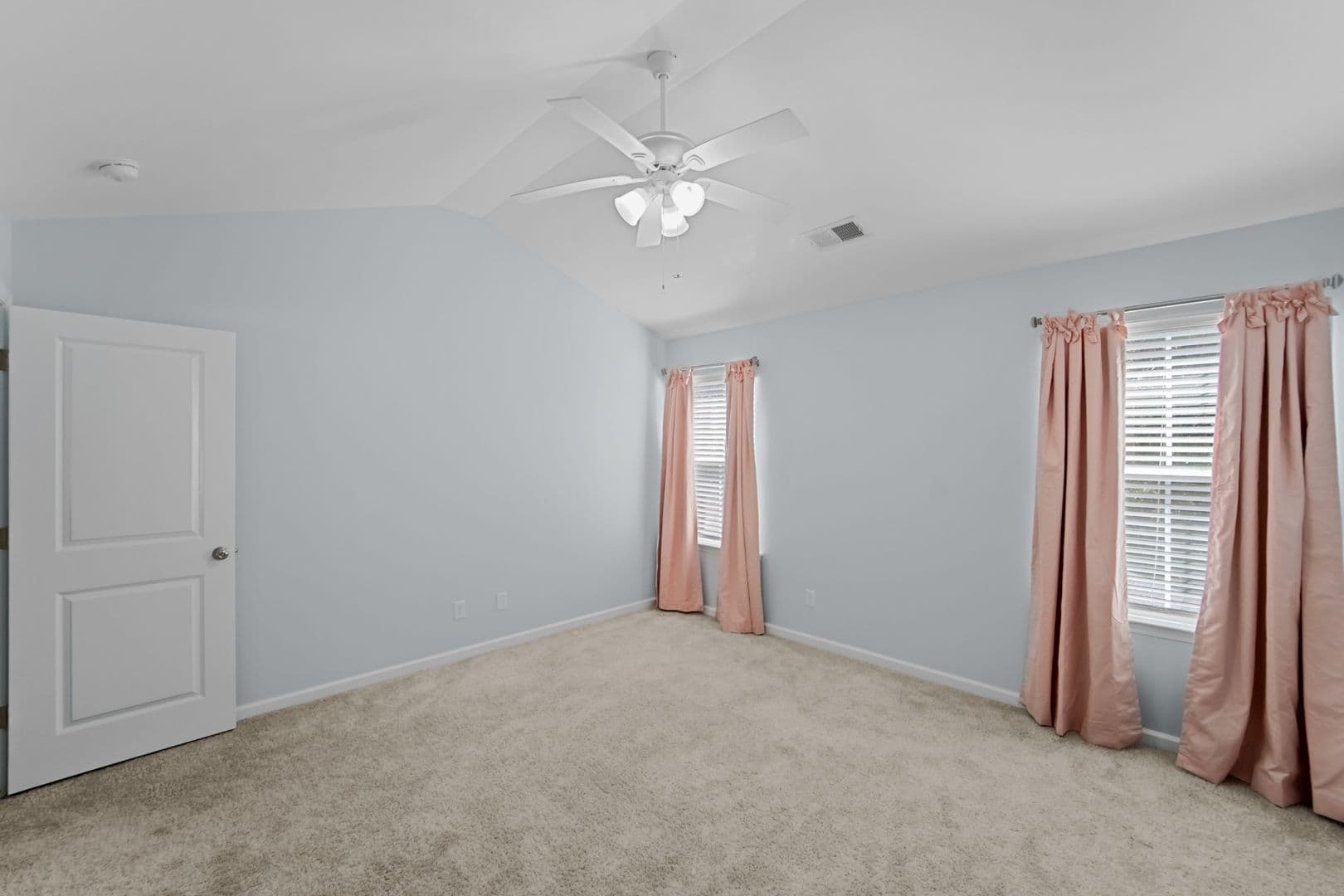 Richmond Hill House: 29 Lawley Ct