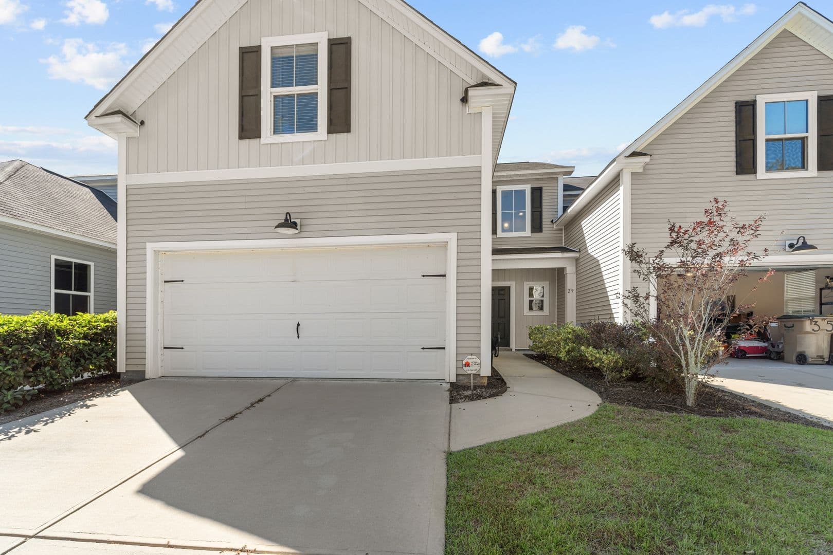 Richmond Hill House: 29 Lawley Ct