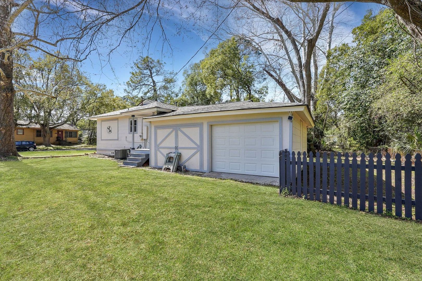 Savannah House: 1620 E 34th Street