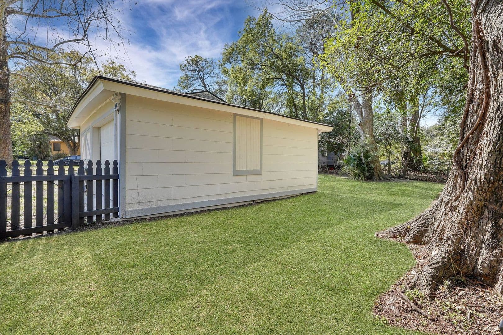 Savannah House: 1620 E 34th Street