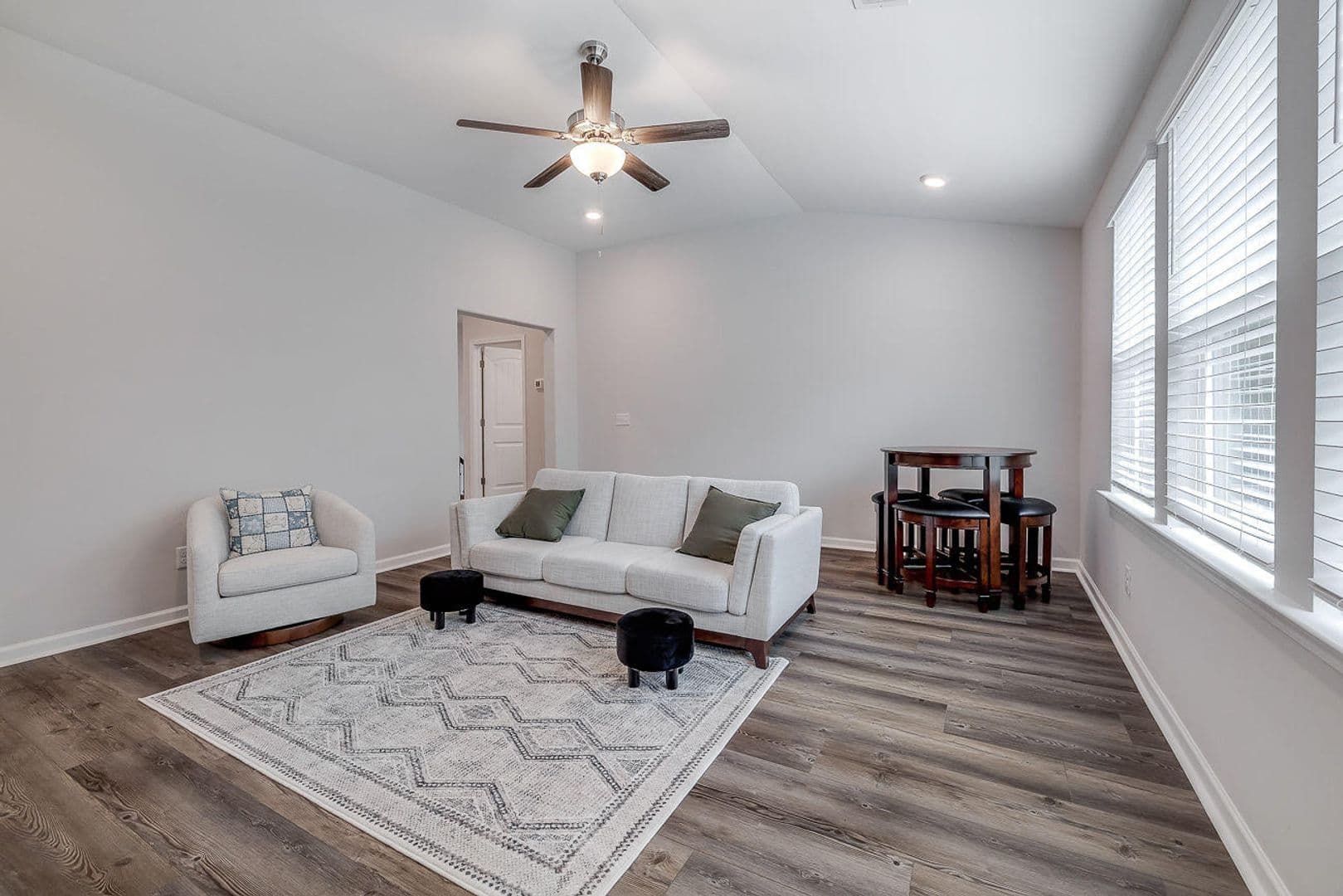 Savannah House: 42 Brookhaven Drive