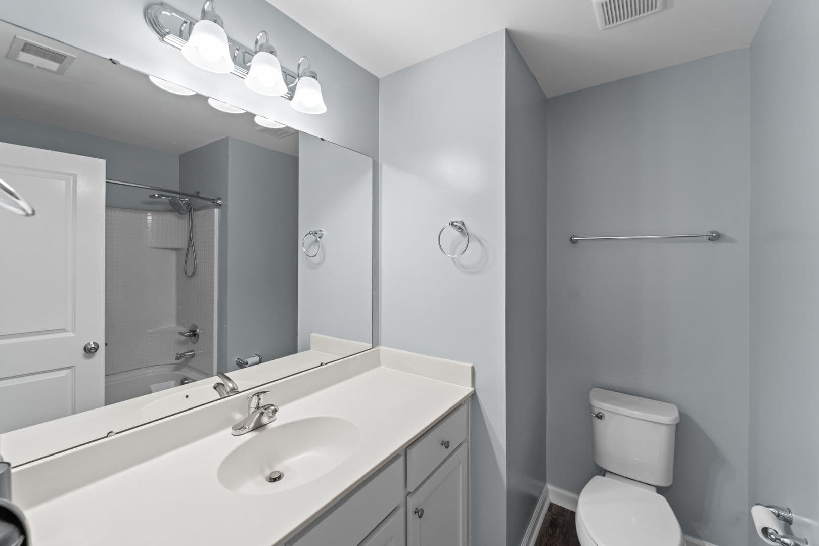 Richmond Hill House: 29 Lawley Ct