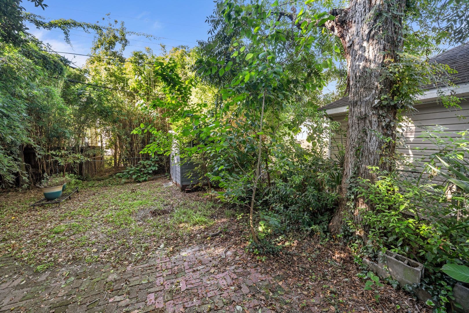 Savannah House: 637 East 39th Street