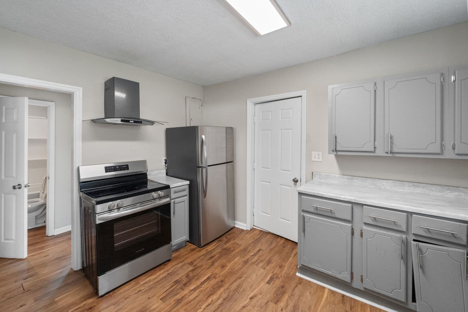 Savannah House: 132 Jenks Street