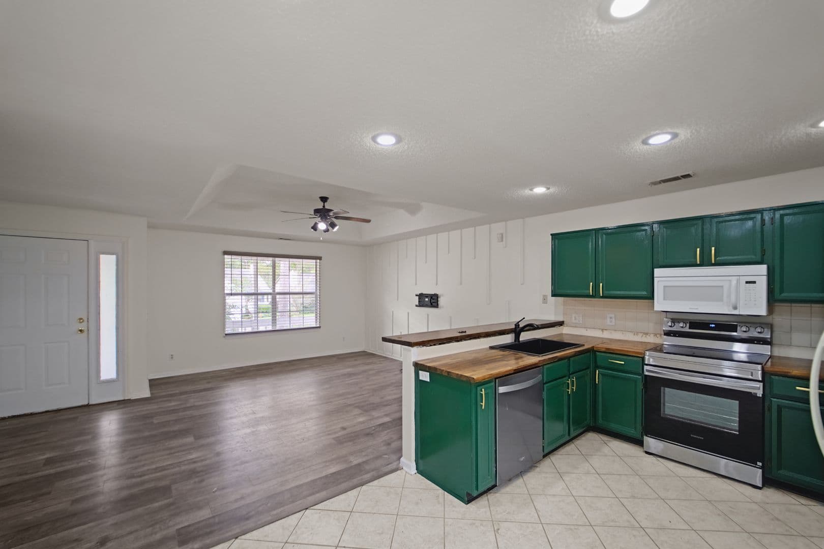 Savannah House: 143 Sugar Mill Circle