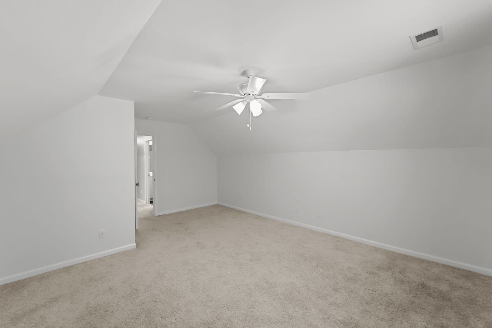 Richmond Hill House: 29 Lawley Ct