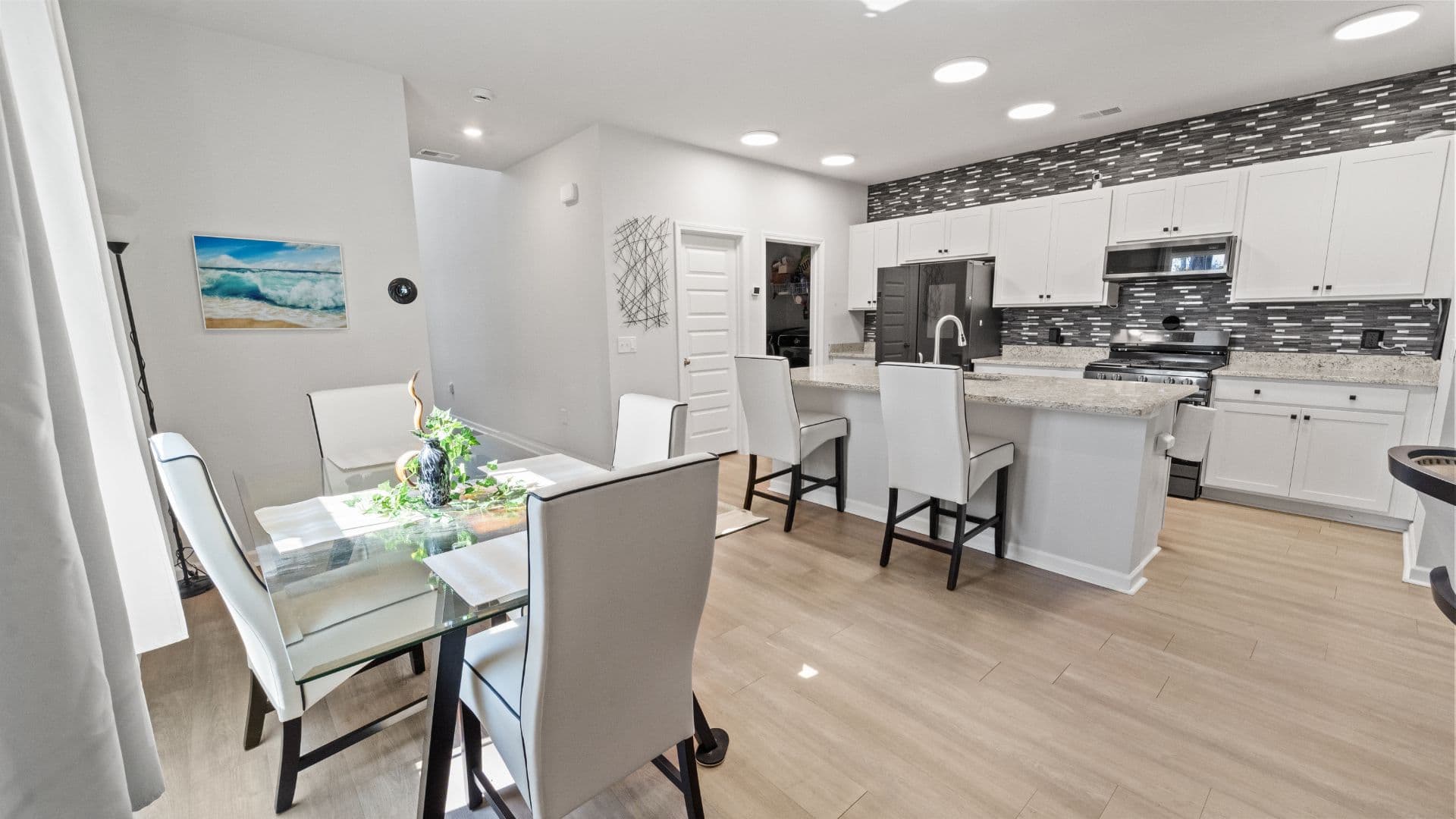 Rincon House: 293 Lillian Street