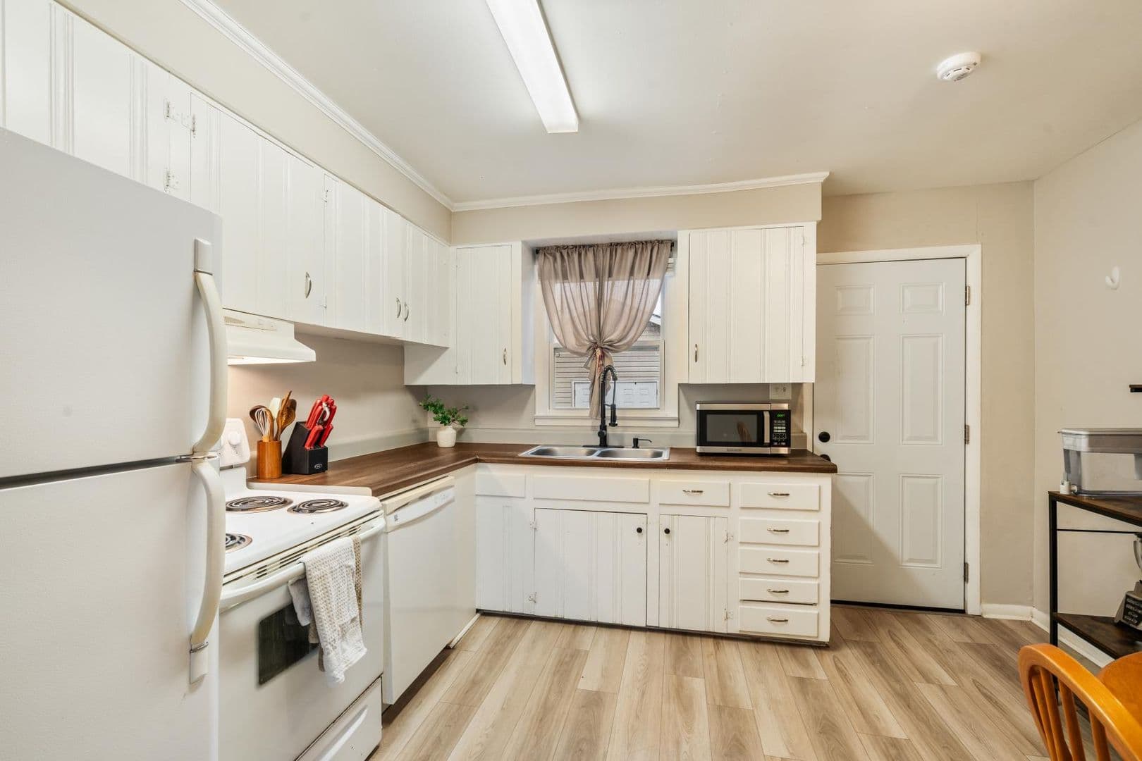 Savannah House: 325 Manor Drive