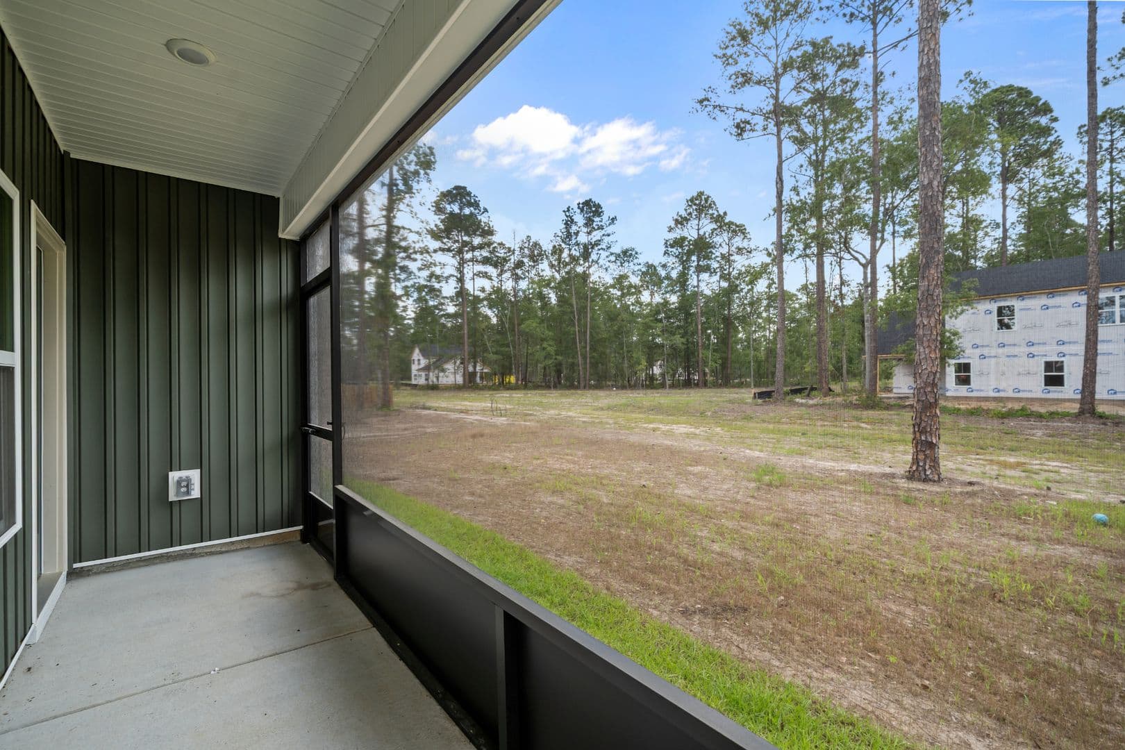 Pembroke House: 145 Waters Circle