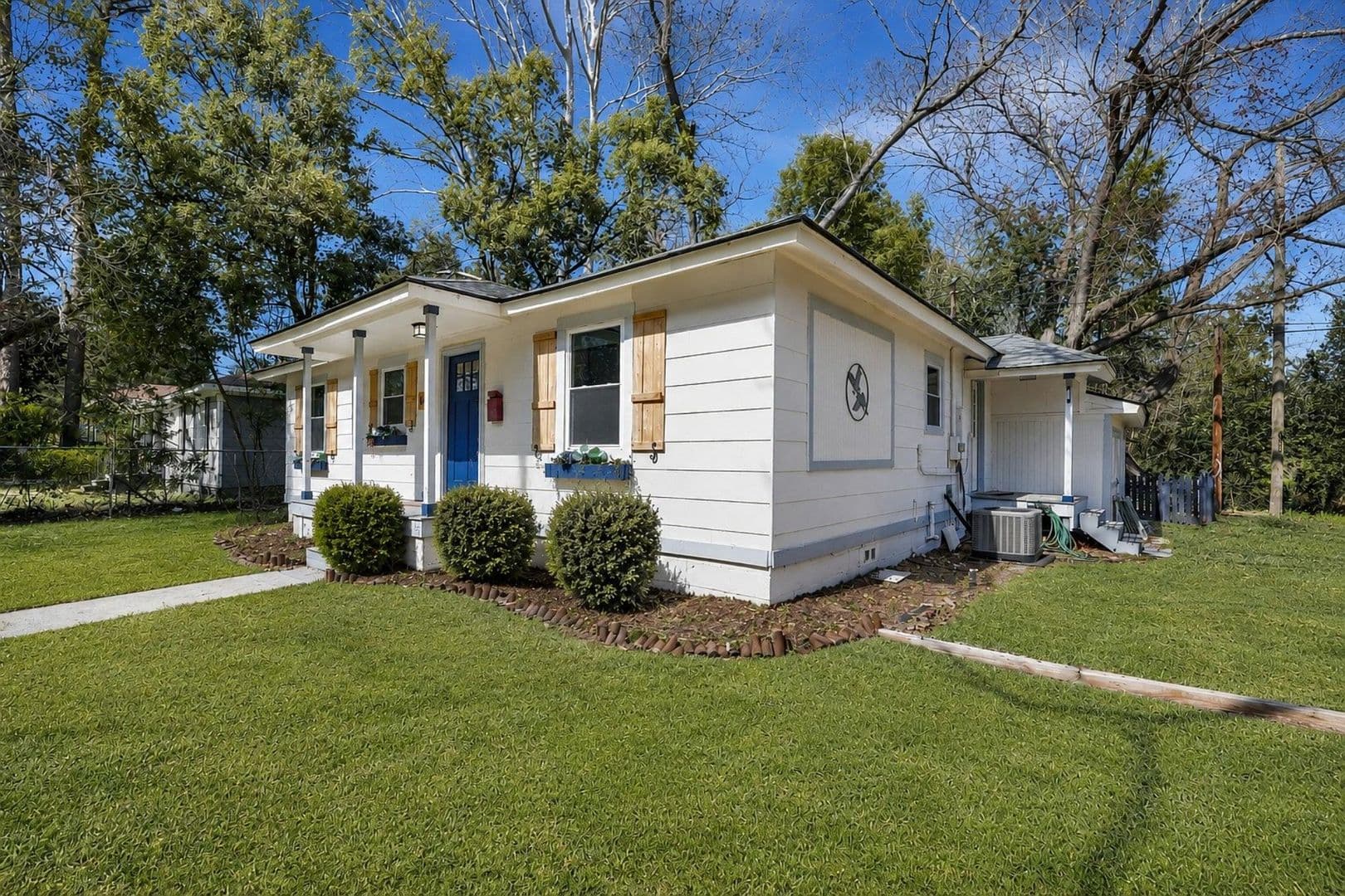 Savannah House: 1620 E 34th Street