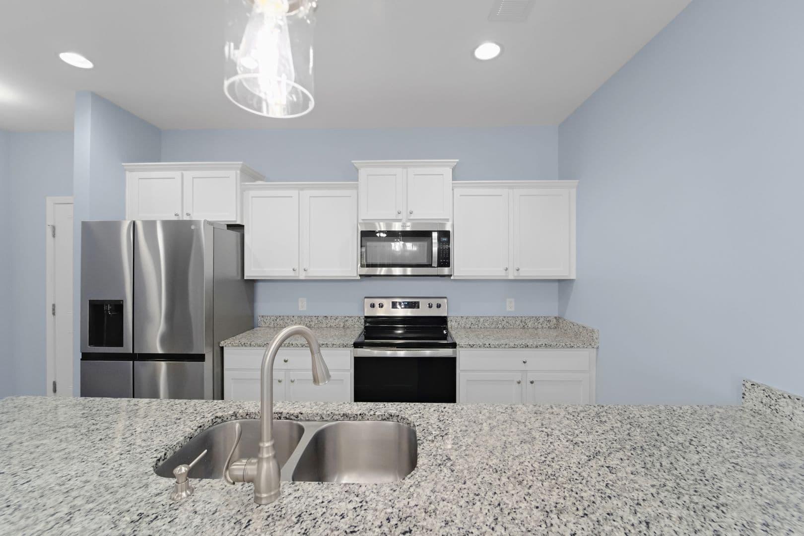 Richmond Hill House: 29 Lawley Ct