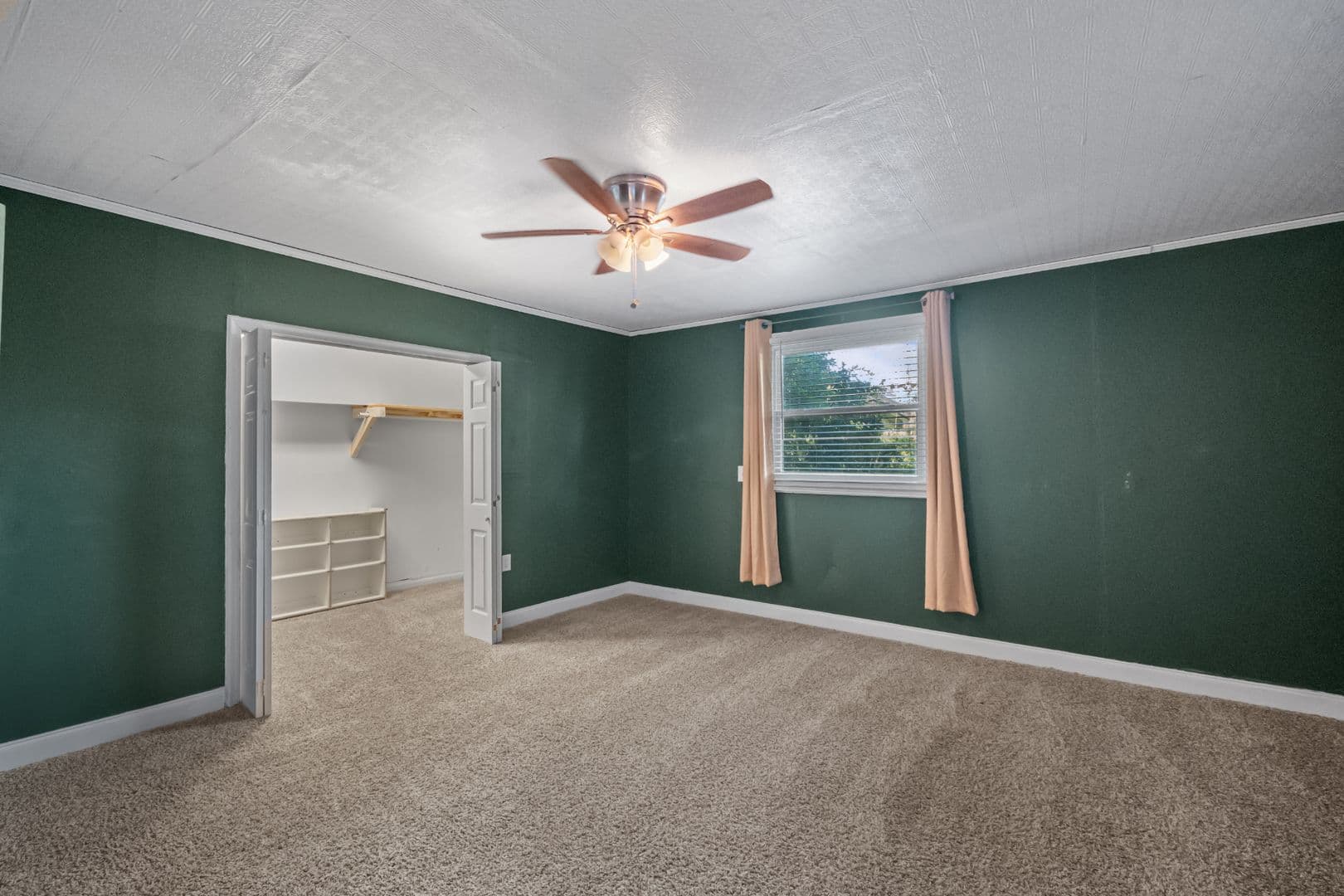 Savannah House: 637 East 39th Street