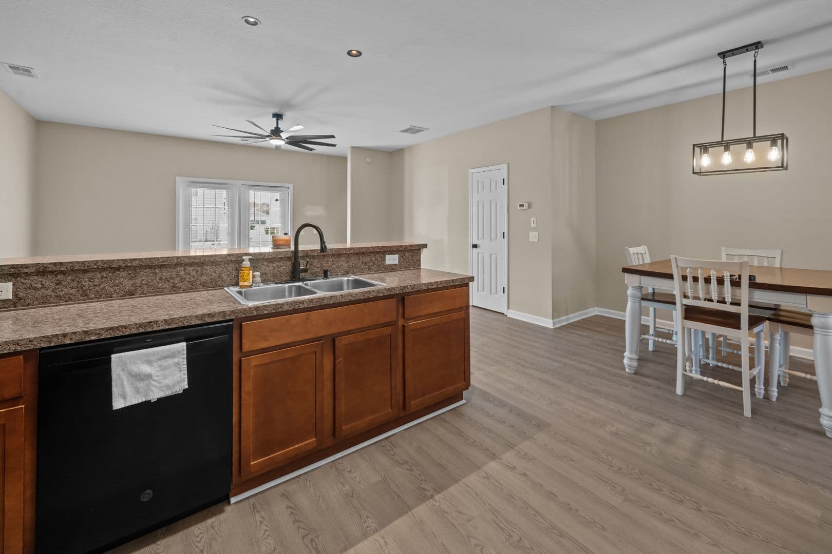 Richmond Hill Townhome: 45 Canyon Oak Loop