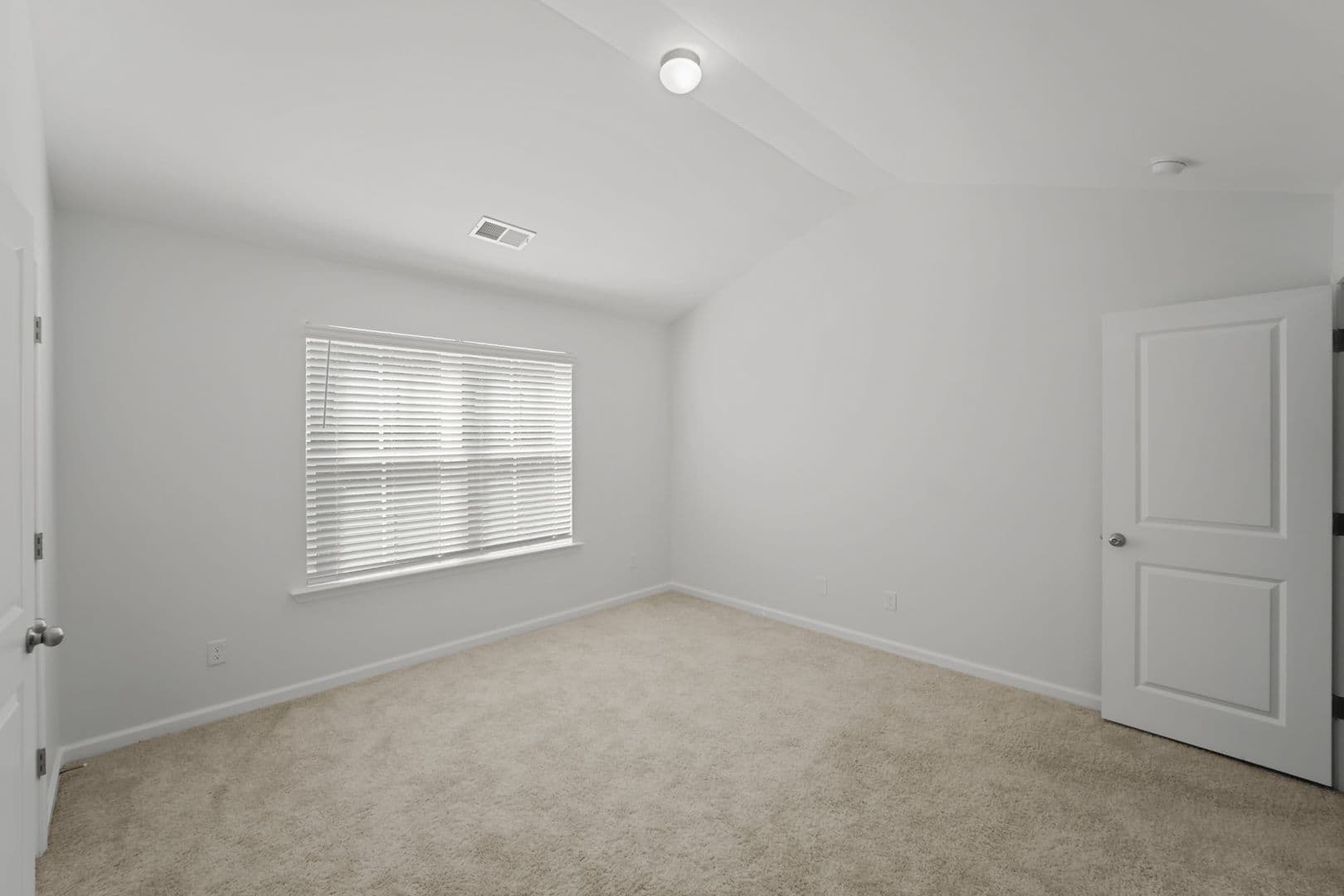 Richmond Hill House: 29 Lawley Ct
