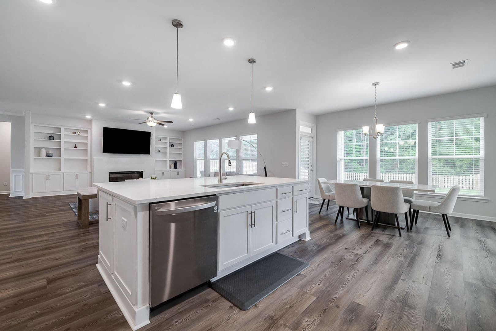 Savannah House: 42 Brookhaven Drive