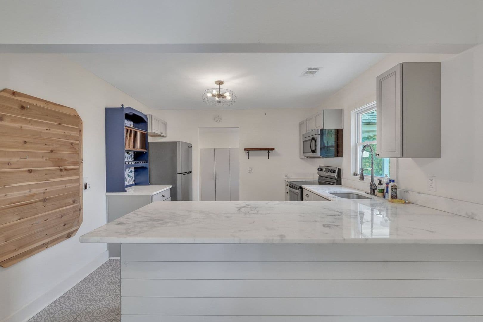 Savannah House: 1620 E 34th Street