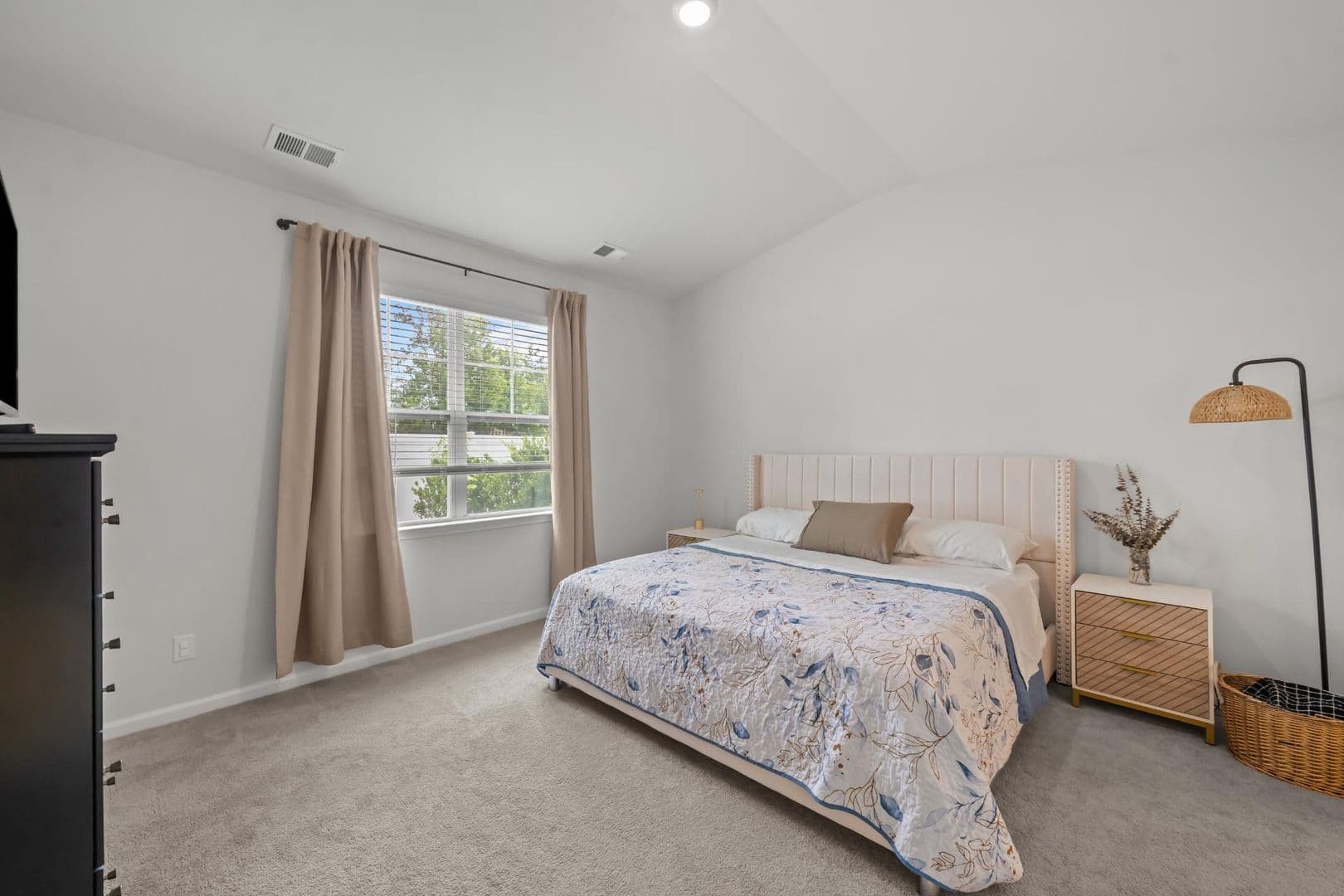 Pooler House: 182 Holloway Hill