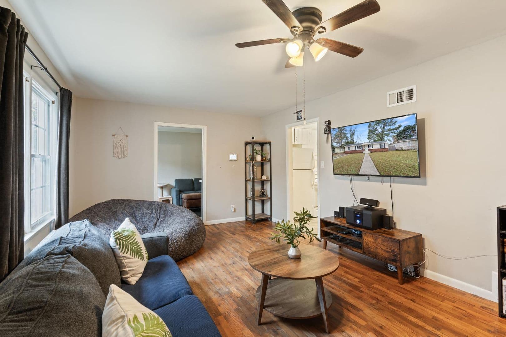 Savannah House: 325 Manor Drive