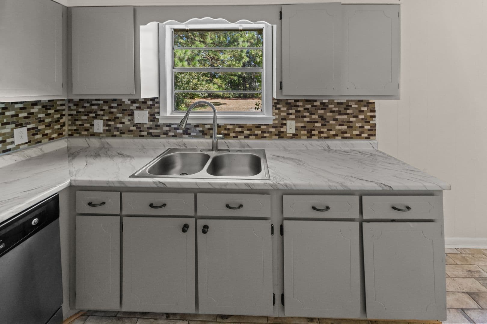 Hinesville House: 234 Deerwood Drive