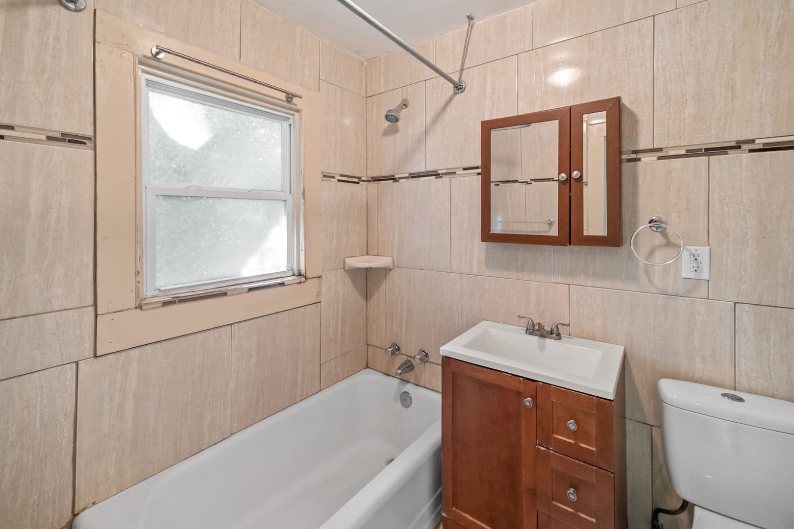 Savannah House: 637 East 39th Street