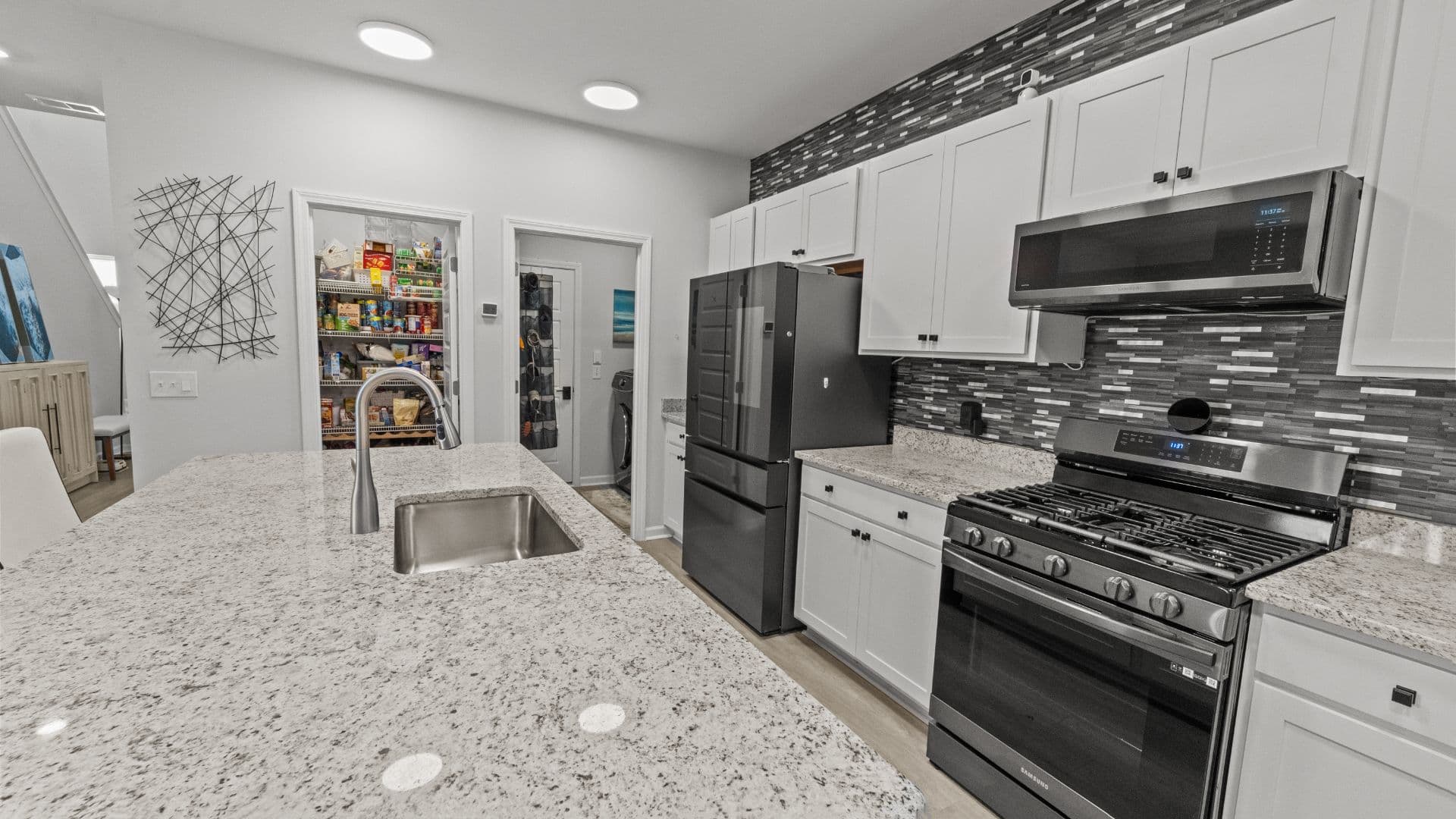 Rincon House: 293 Lillian Street