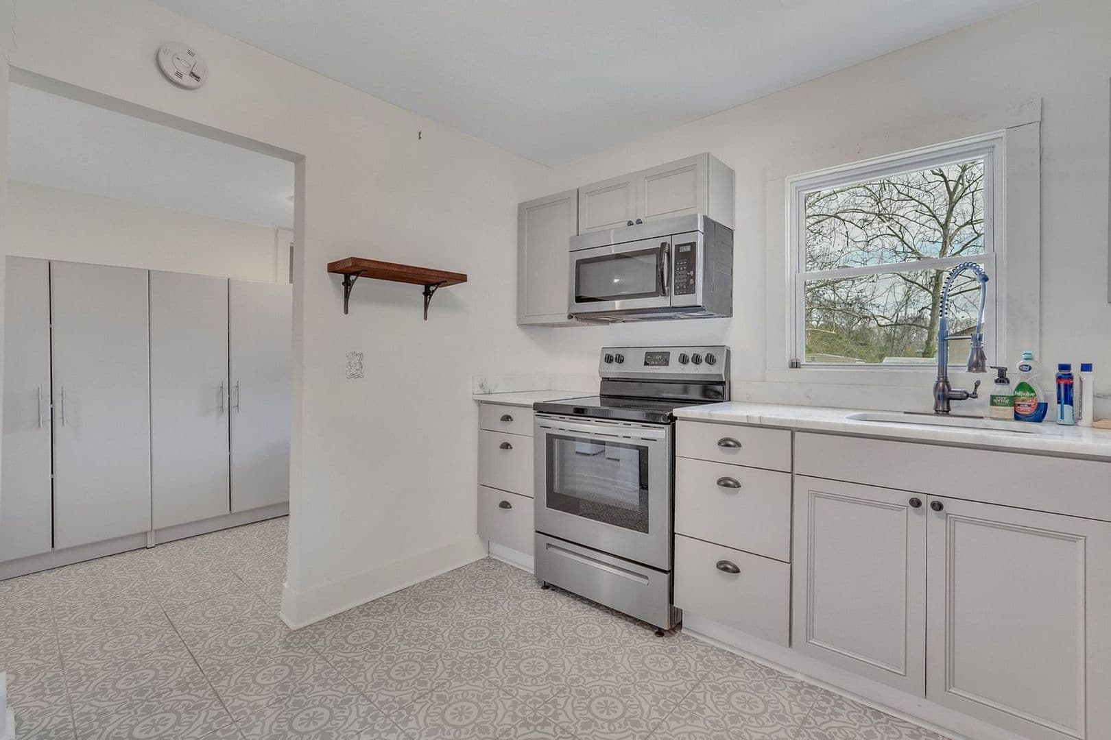 Savannah House: 1620 E 34th Street