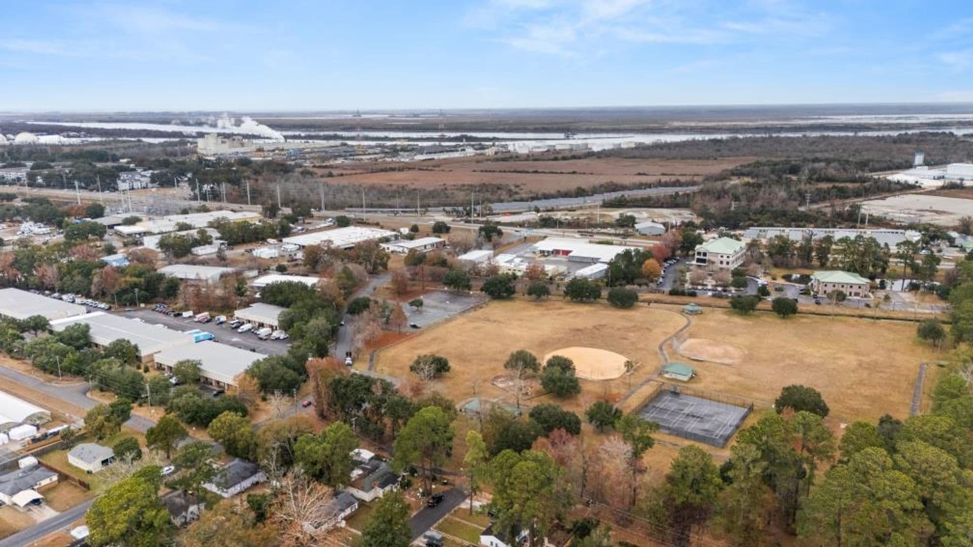 Savannah House: 325 Manor Drive