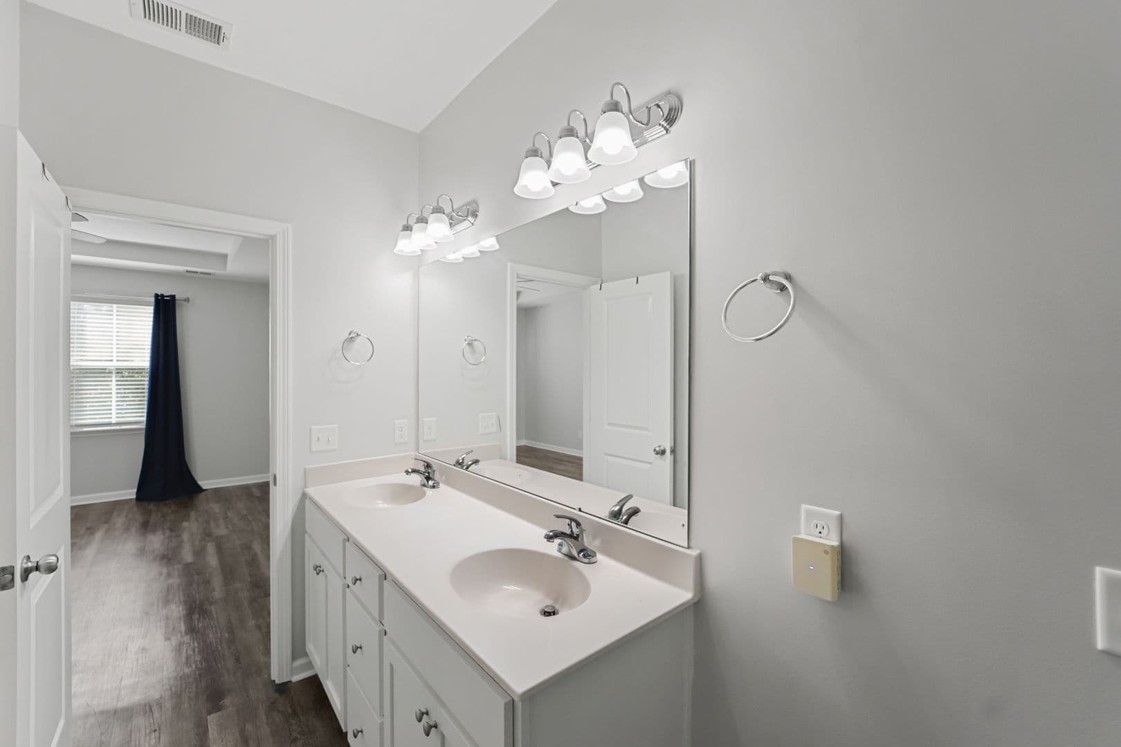 Richmond Hill House: 29 Lawley Ct