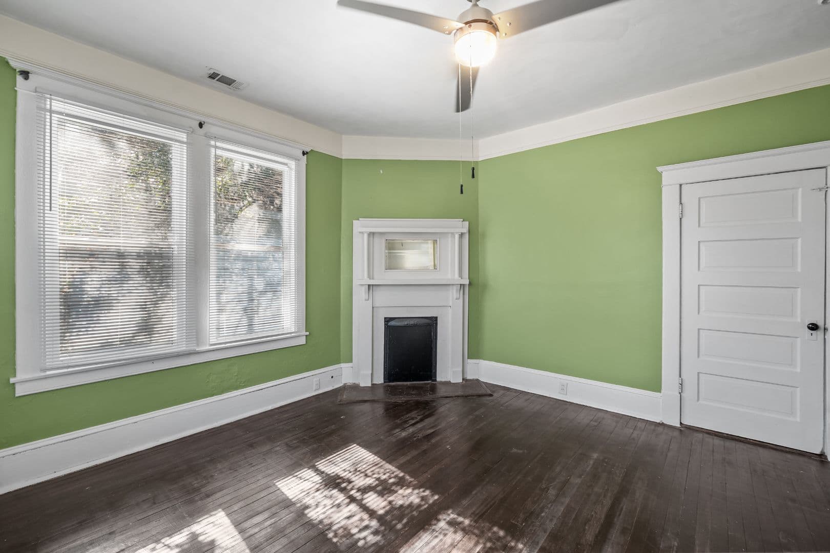 Savannah House: 637 East 39th Street
