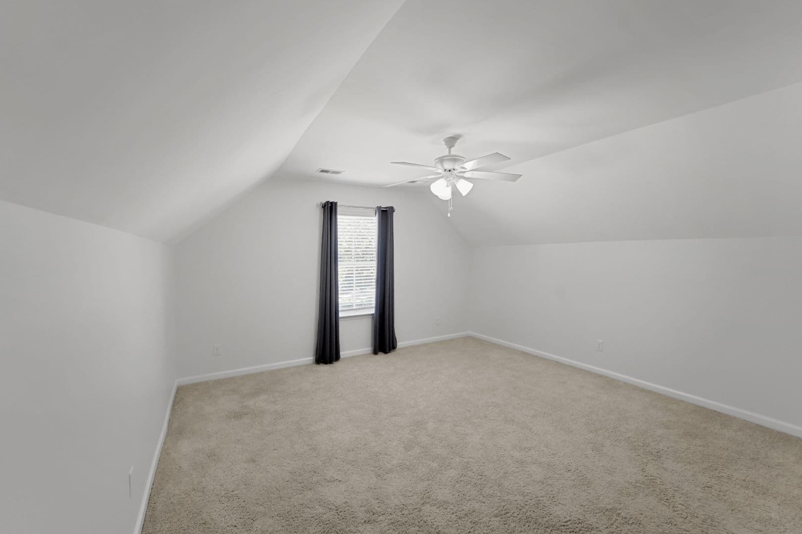Richmond Hill House: 29 Lawley Ct